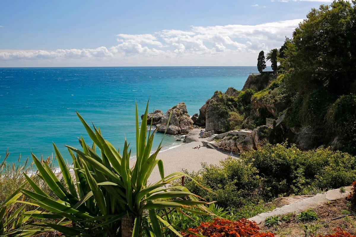 Apts Burriana Nerja Zewnętrze zdjęcie