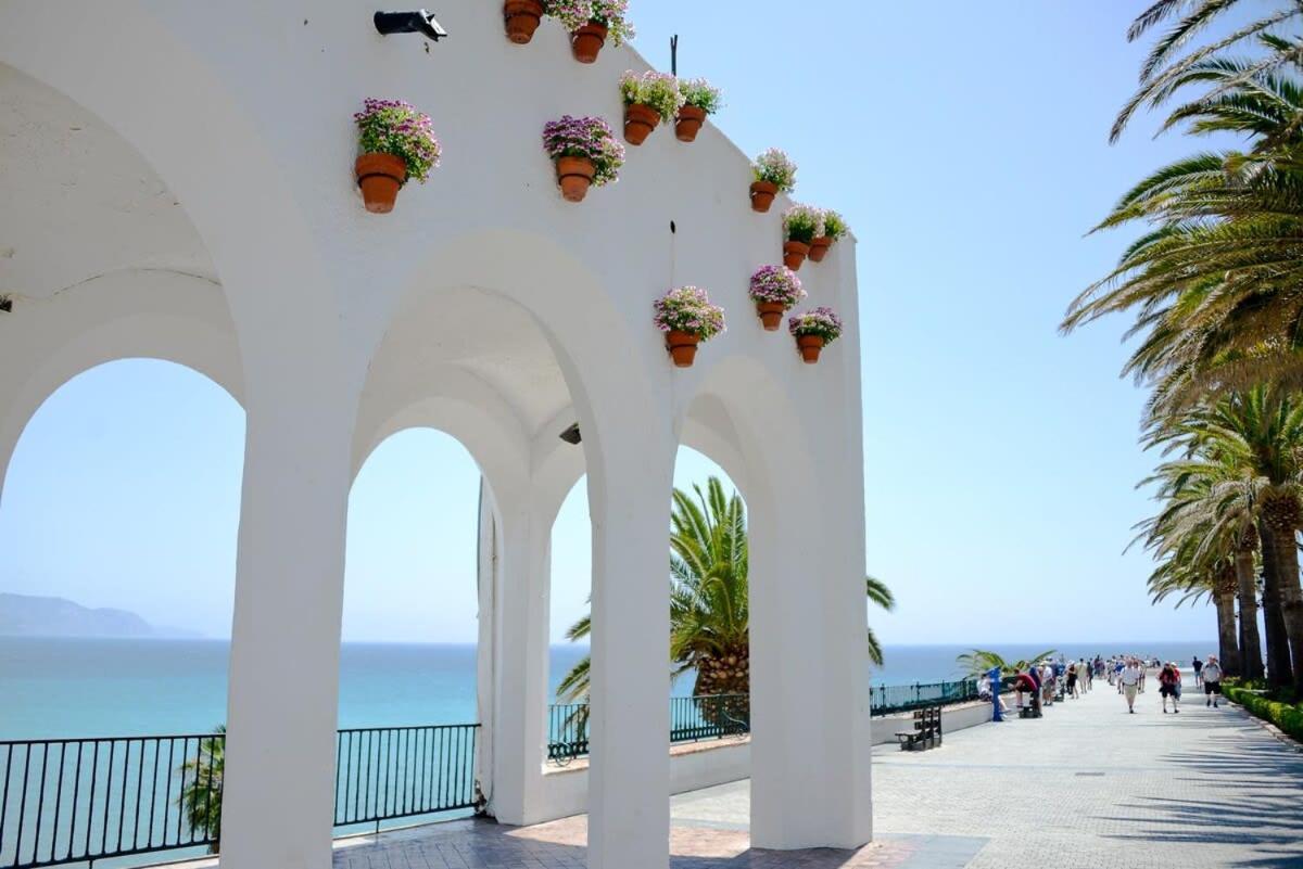 Apts Burriana Nerja Zewnętrze zdjęcie