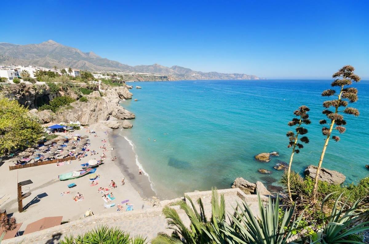 Apts Burriana Nerja Zewnętrze zdjęcie
