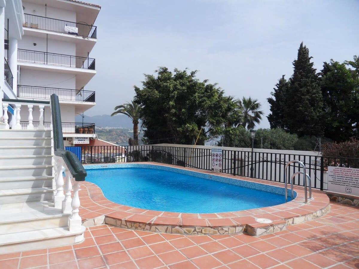 Apts Burriana Nerja Zewnętrze zdjęcie